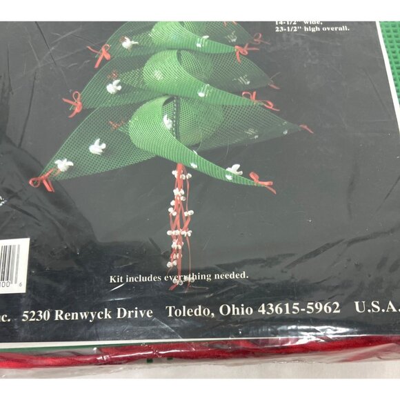 Betts Kit 761 Christmas Tree Pinwheel Plastic Canvas Needle Art Craft Kit - Picture 3 of 4